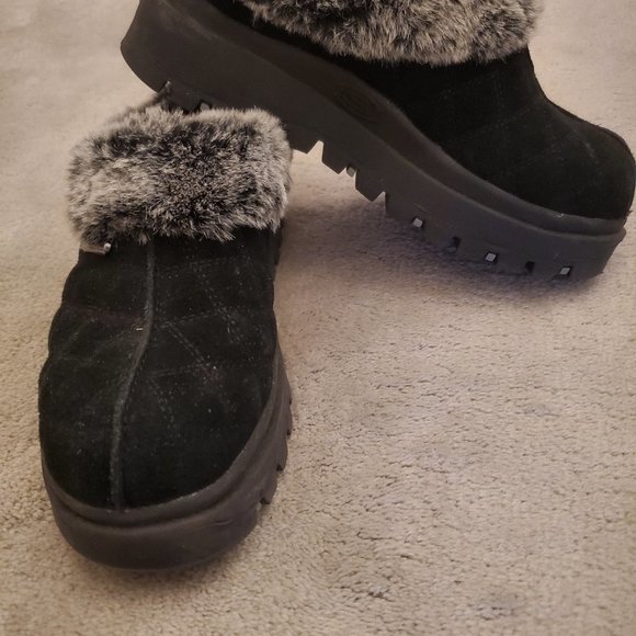 Skechers, black suede mules, faux fur trim, size 7.5M - Picture 1 of 4